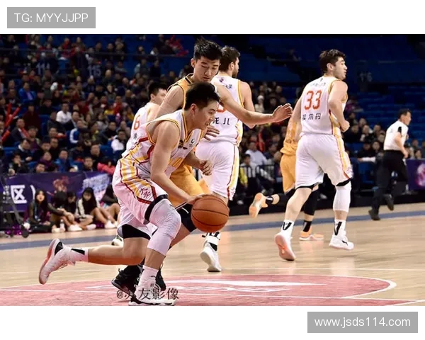 南京排球队以77分稳居挑战赛积分榜首位追赶者紧随其后 南京排球队以77分稳居挑战赛积分榜首位追赶者紧随其后