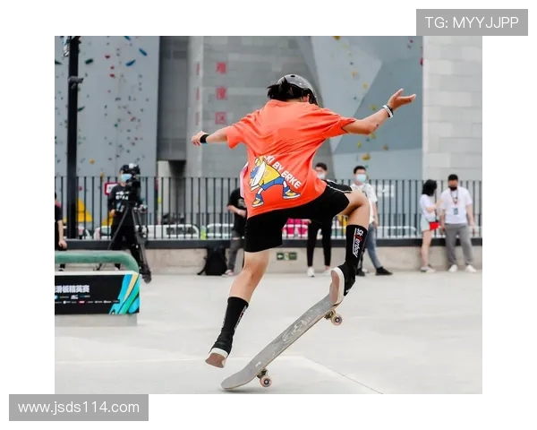 重庆滑板队勇夺全国滑板耐力排行榜第二名展现实力与拼搏精神