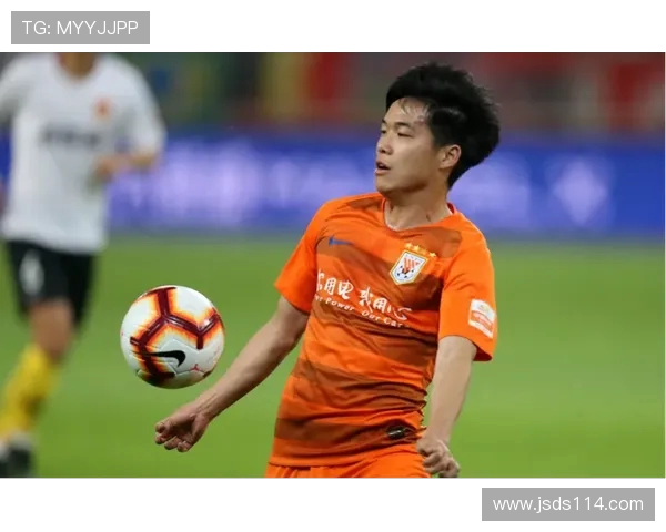 重庆足球队技术提升之路:从青训到战术创新的全景分析 重庆足球队技术提升之路:从青训到战术创新的全景分析