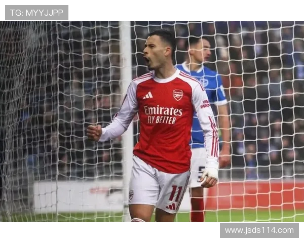 马丁内利的崛起之路:从青涩小将到球队核心的传奇故事 马丁内利的崛起之路:从青涩小将到球队核心的传奇故事