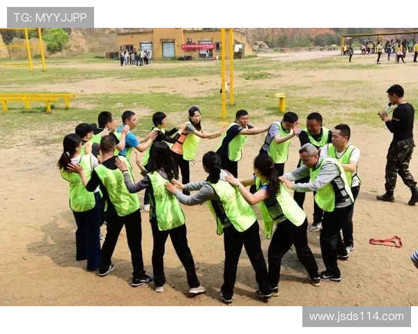 广州排球队阵地战解析:战术创新与团队协作的完美结合 广州排球队阵地战解析:战术创新与团队协作的完美结合