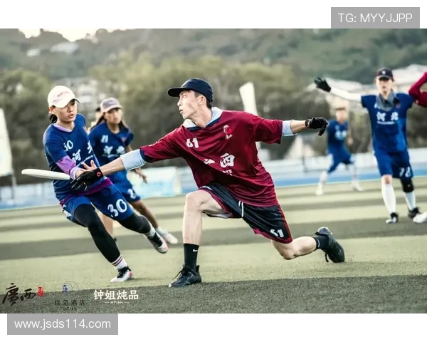 武汉飞盘队在世界攀岩锦标赛中的灵活性表现引发热议与关注 武汉飞盘队在世界攀岩锦标赛中的灵活性表现引发热议与关注