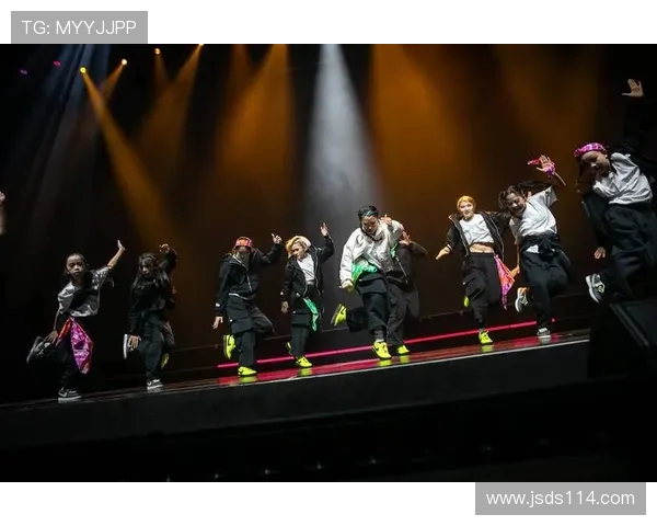 全国街舞大赛点评:北京街舞队个人能力展现与团队协作的完美结合 全国街舞大赛点评:北京街舞队个人能力展现与团队协作的完美结合