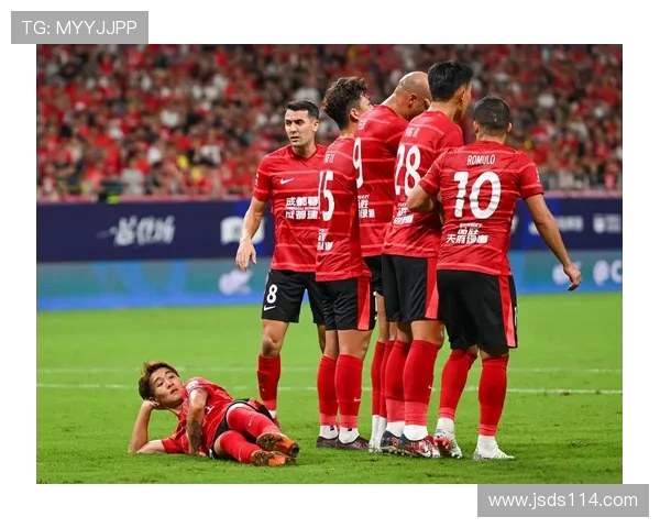 成都足球队意识提升与发展探讨聚焦足球文化与团队精神的融合之路